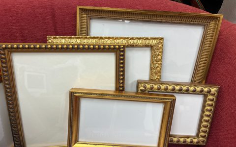 Where to find awesome antique portrait frames? (Smart shopping advice for quality old pieces)