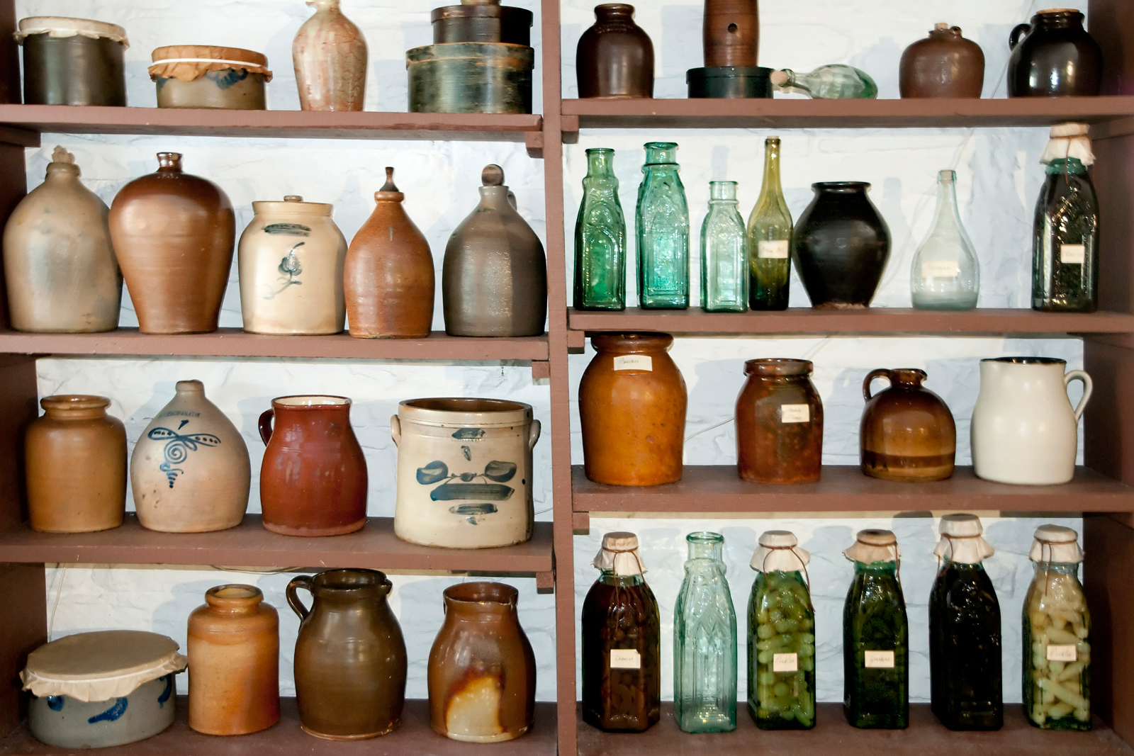 Is a western stoneware price guide easy for new collectors? (Simple steps to understand your old potterys value!)