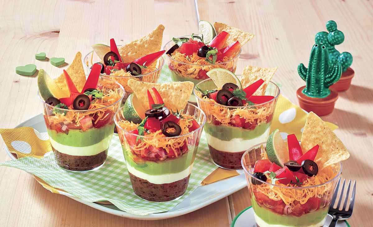 Need easy party food like nacho cups? Here is how to make them super fast and impress everyone.