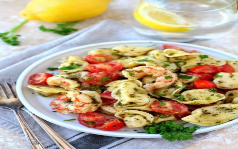 How to make pesto pasta shrimp salad? (Easy recipe for beginners in 3 steps!)