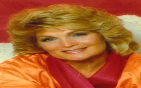 vanna white 1976 where was she? see photos from her early life!