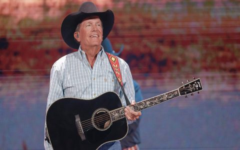 george strait in movies where can you see him? (top 5 films streaming now)