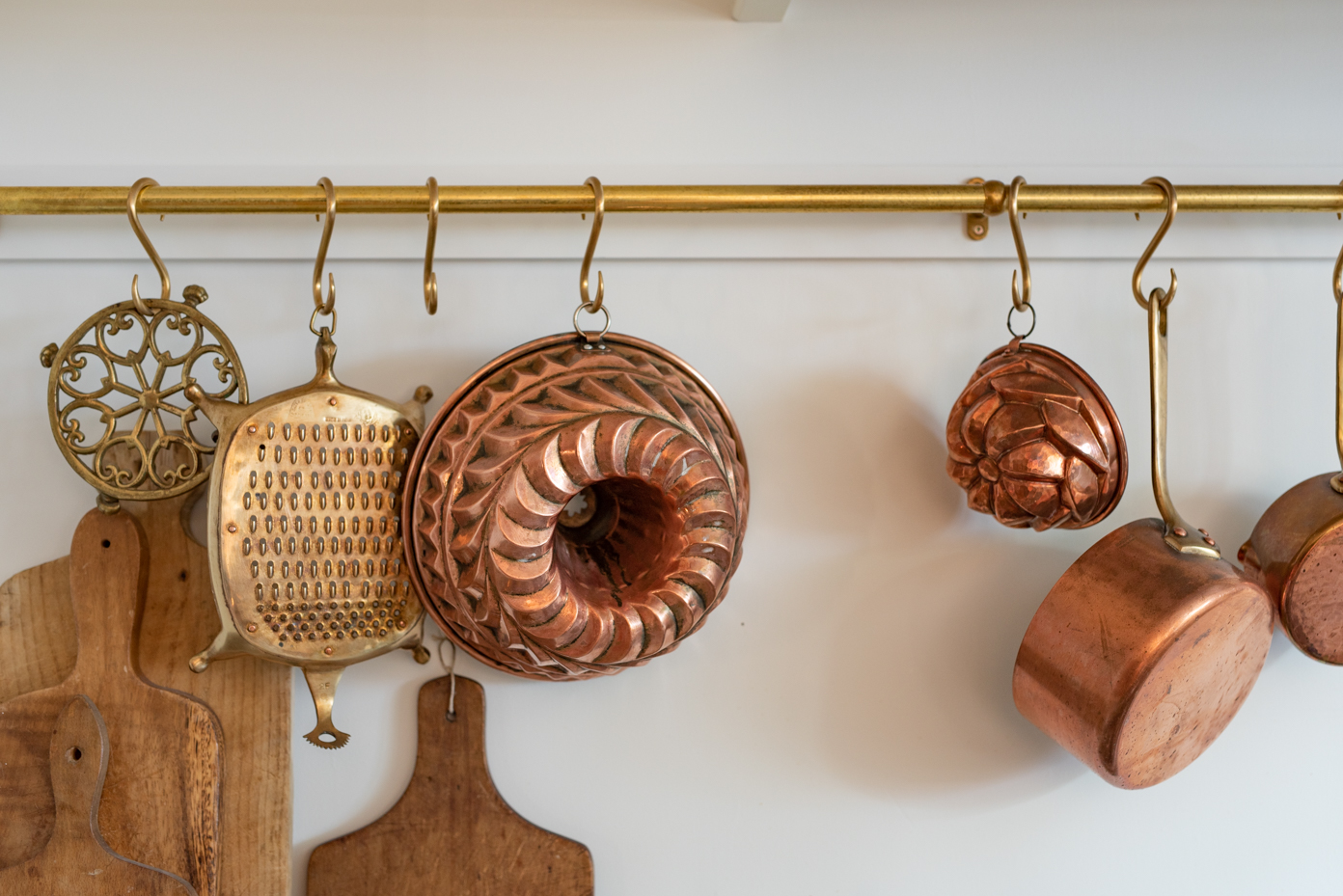 antique copper molds identification tips: spot genuine pieces easily