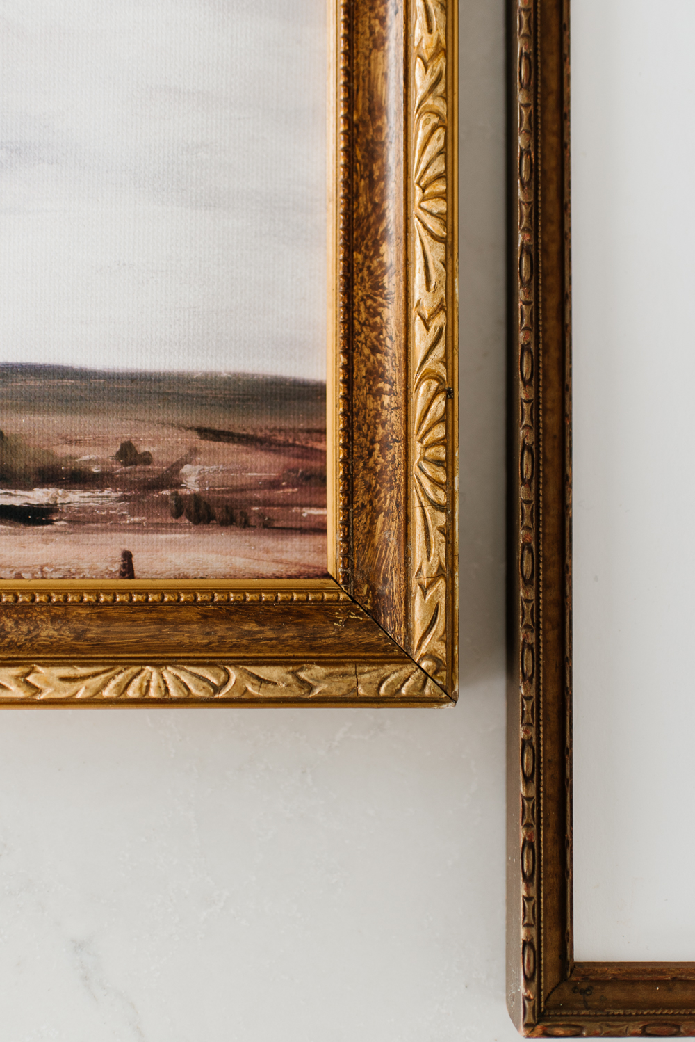 Why choose old wood photo frames? (Benefits for vintage photos)
