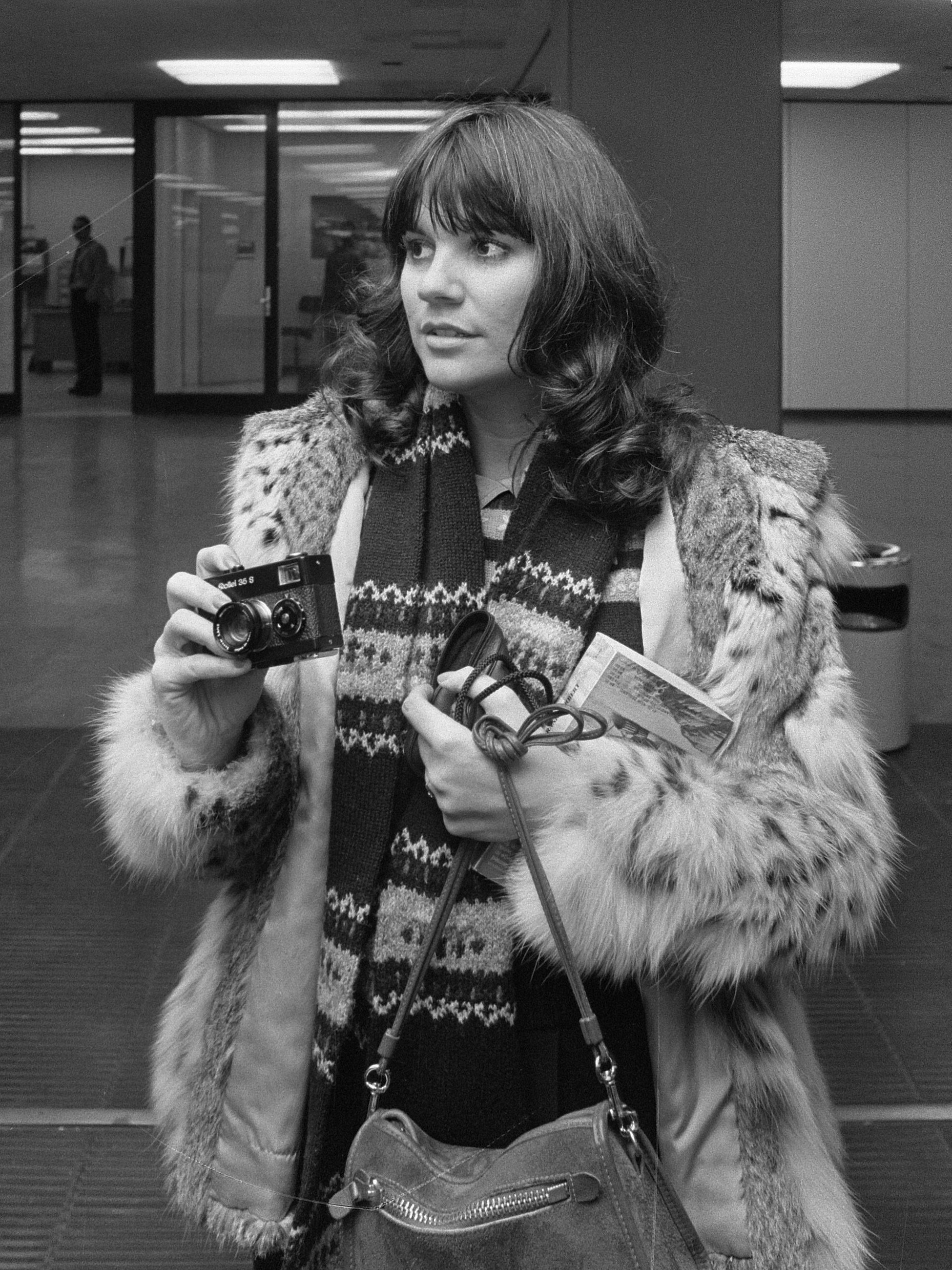 Is Linda Ronstadt Gay? Simple Guide to Understanding Her Journey