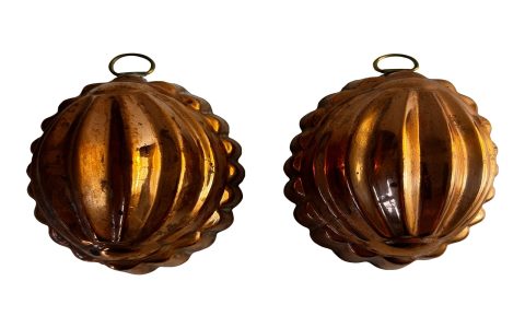 What makes copper molds antique special? (Discover secrets about their history)