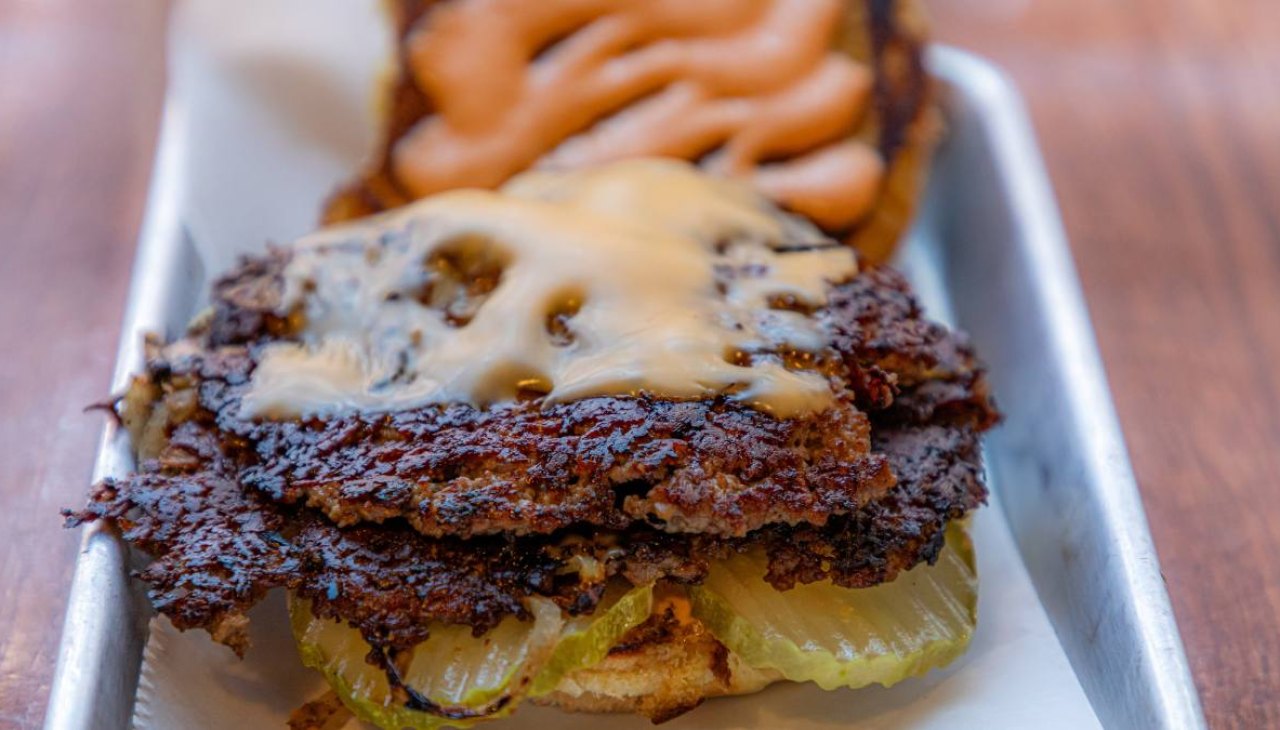 Whats Special About Mauricio Scott Smash Burgers? Get That Juicy Taste!