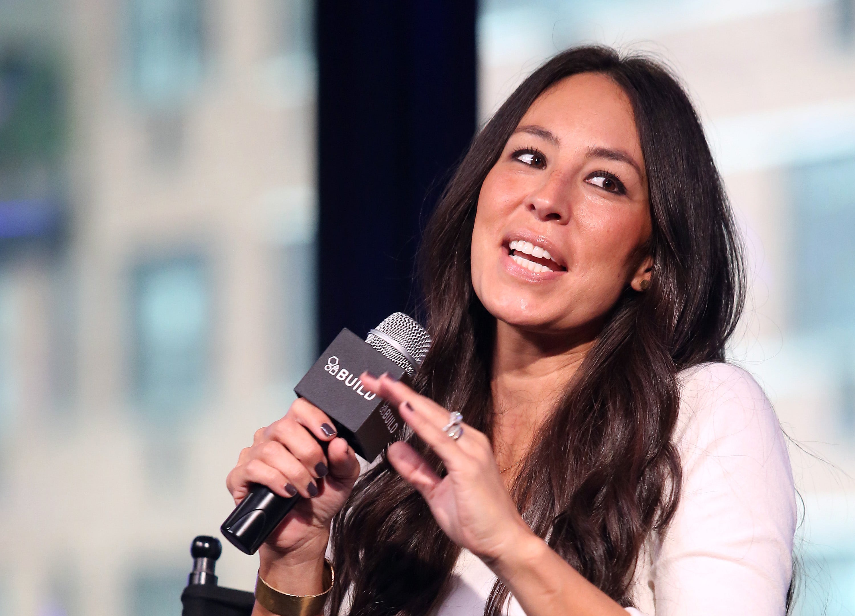 Joanna Gaines makeup favorites must have items for her glowing skin look
