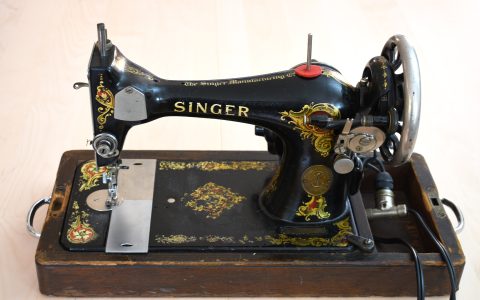 Maintaining your old Singer sewing machine? Essential tips for long life.