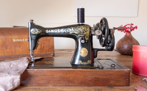 Where to Buy Antique Singer Sewing Machine and Table Best Places to Look