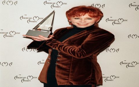 Easy Ways to Get Reba McEntire Curly Hair 1985 Style Like a Pro Tips
